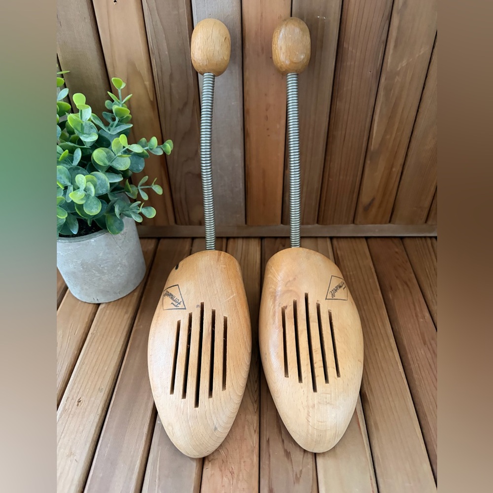 Vintage Formwell Wooden Shoe Trees, Size 10, Large, Spring Loaded Collectible